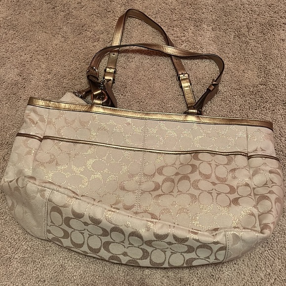 Authentic Coach purse - Picture 3 of 7